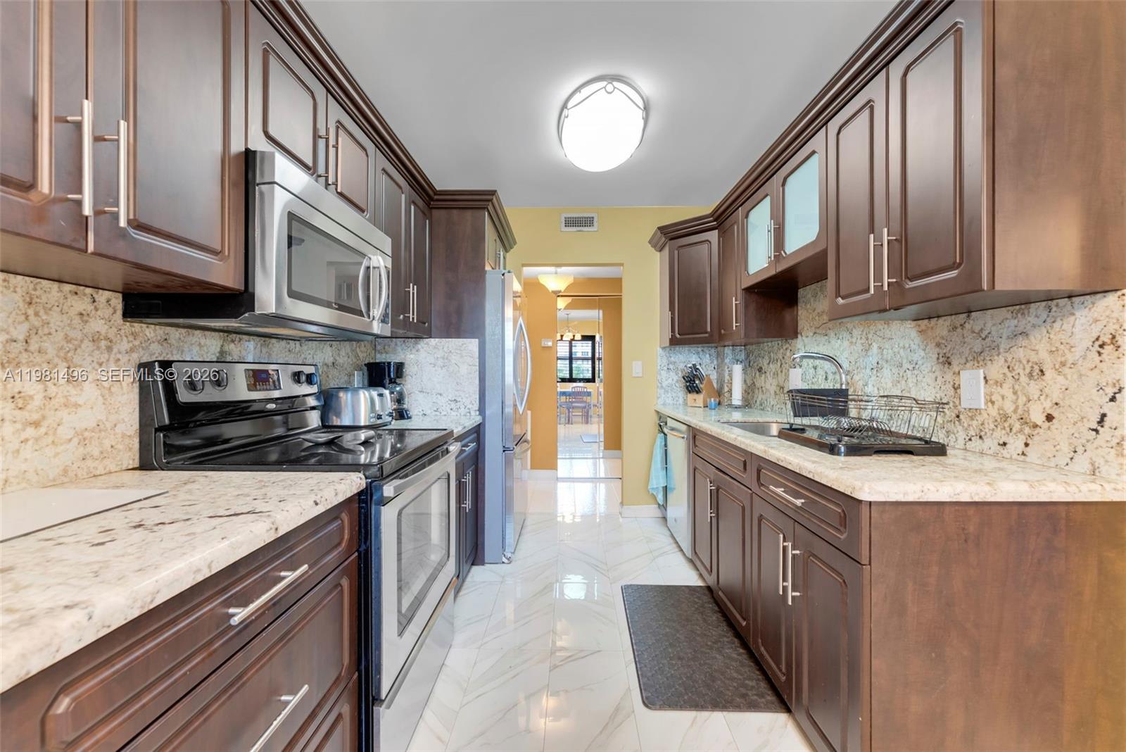 3800 Hillcrest Dr #412 Hollywood, FL 33021