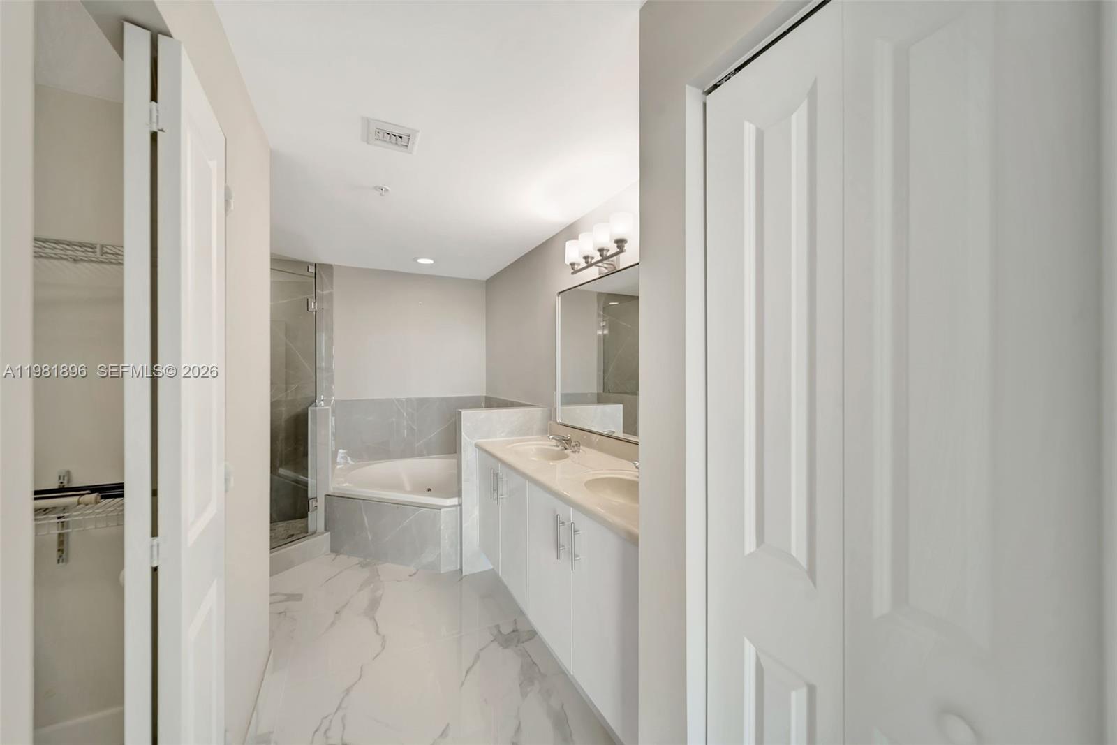 7900 Harbor Is Dr #1001 North Bay Village, FL 33141