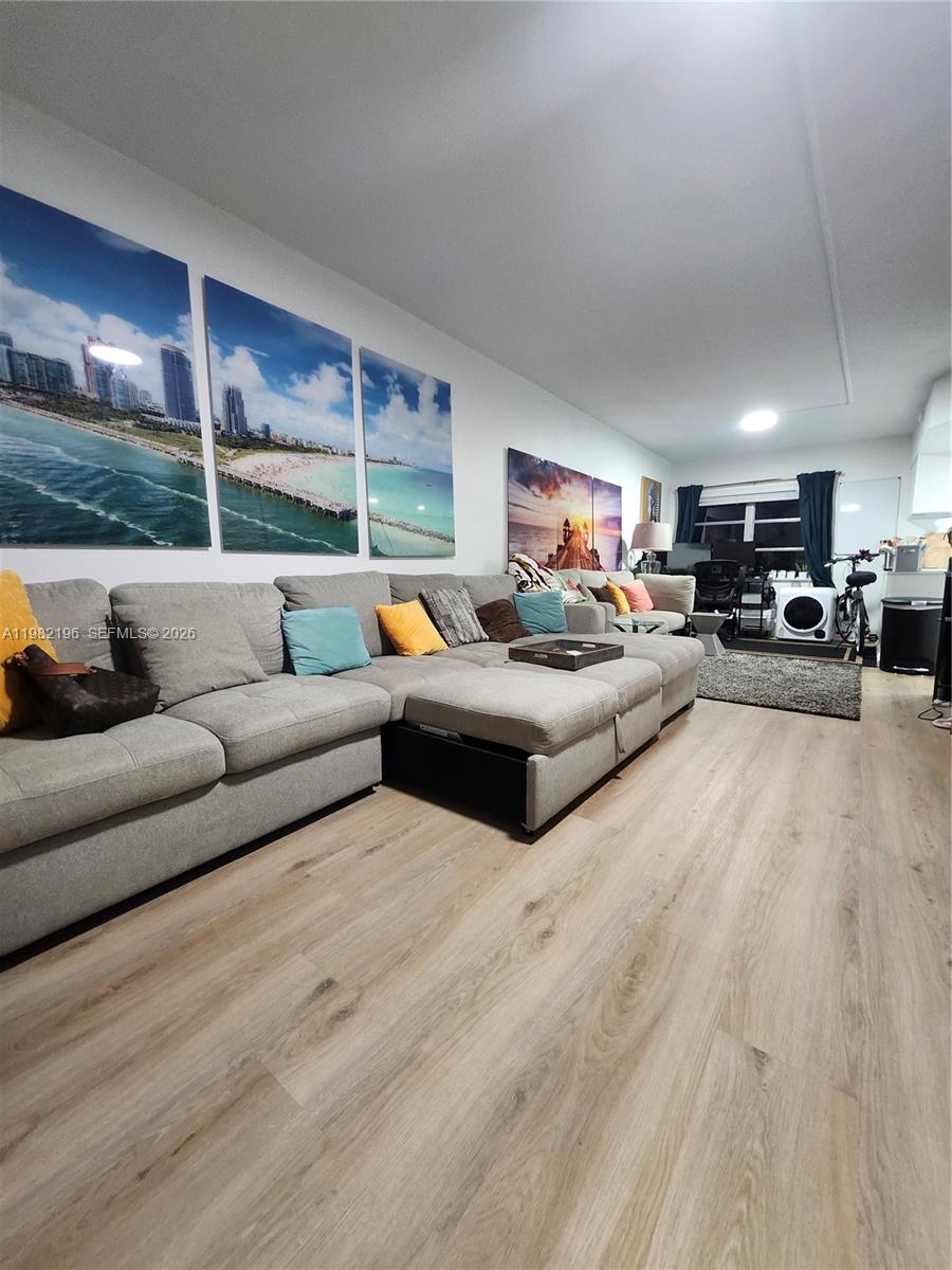 1100 NE 9th Ave #203 Fort Lauderdale, FL 33304