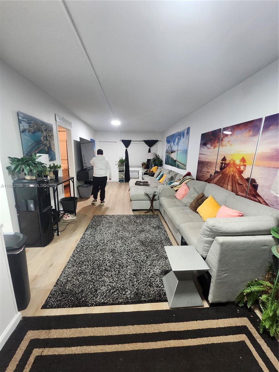 1100 NE 9th Ave #203 Fort Lauderdale, FL 33304