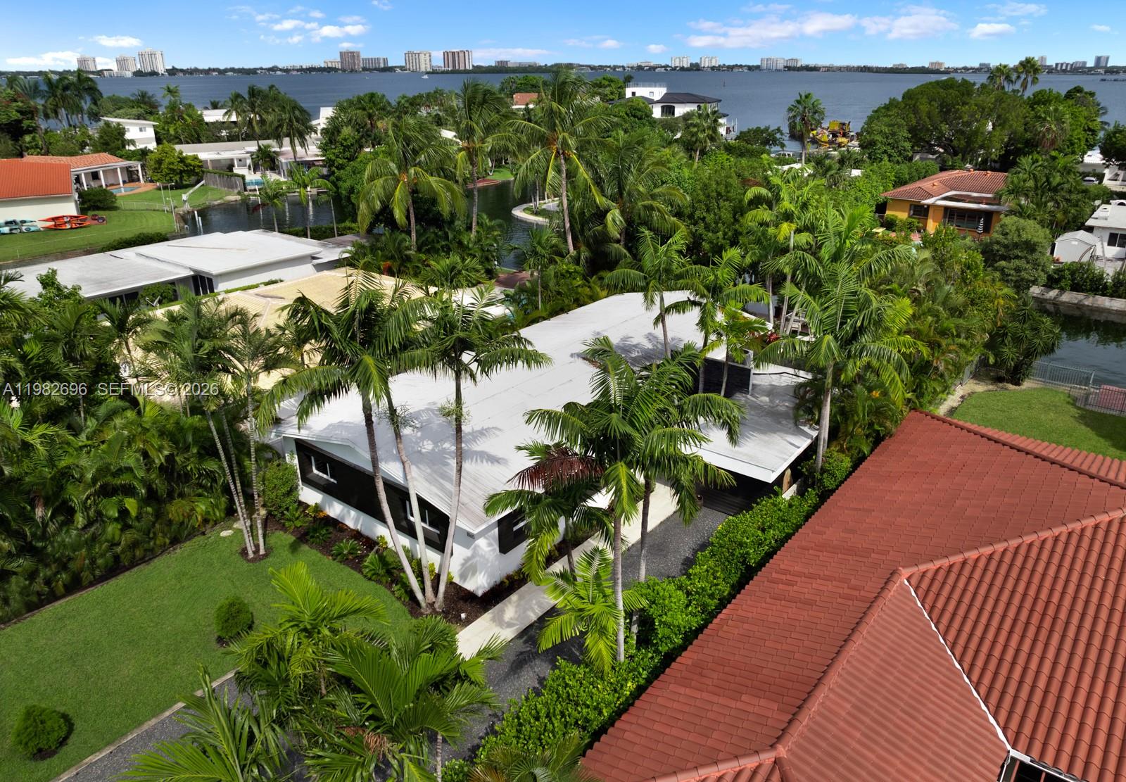 1865 Daytonia Rd Miami Beach, FL 33141