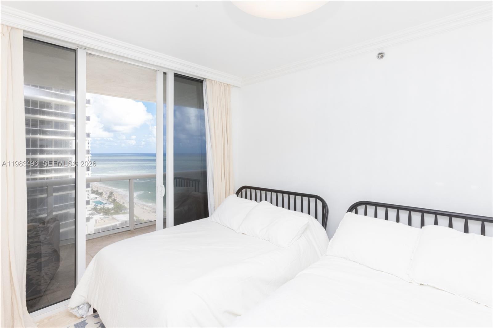 image Beach Club 219