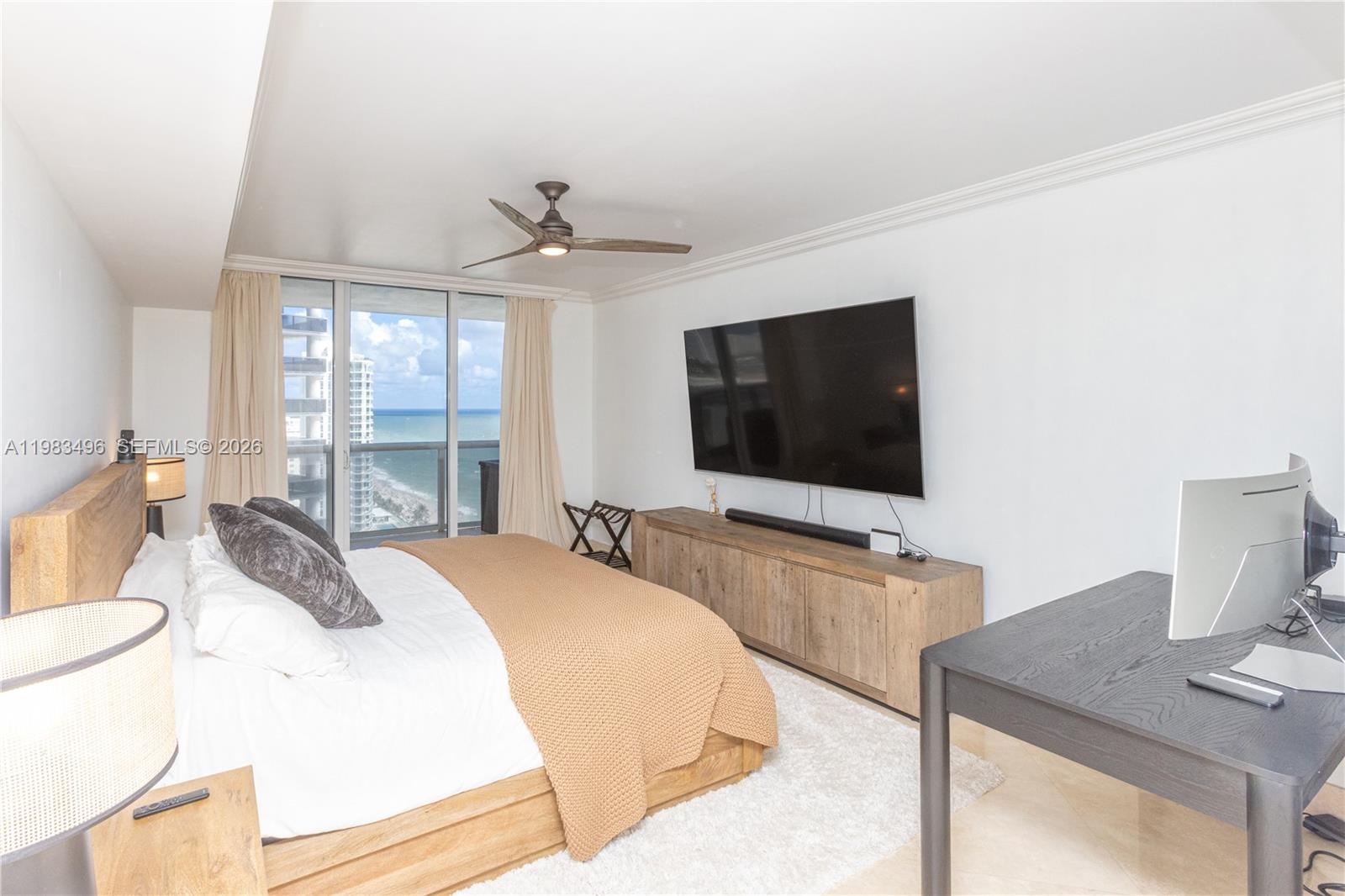 image Beach Club 233