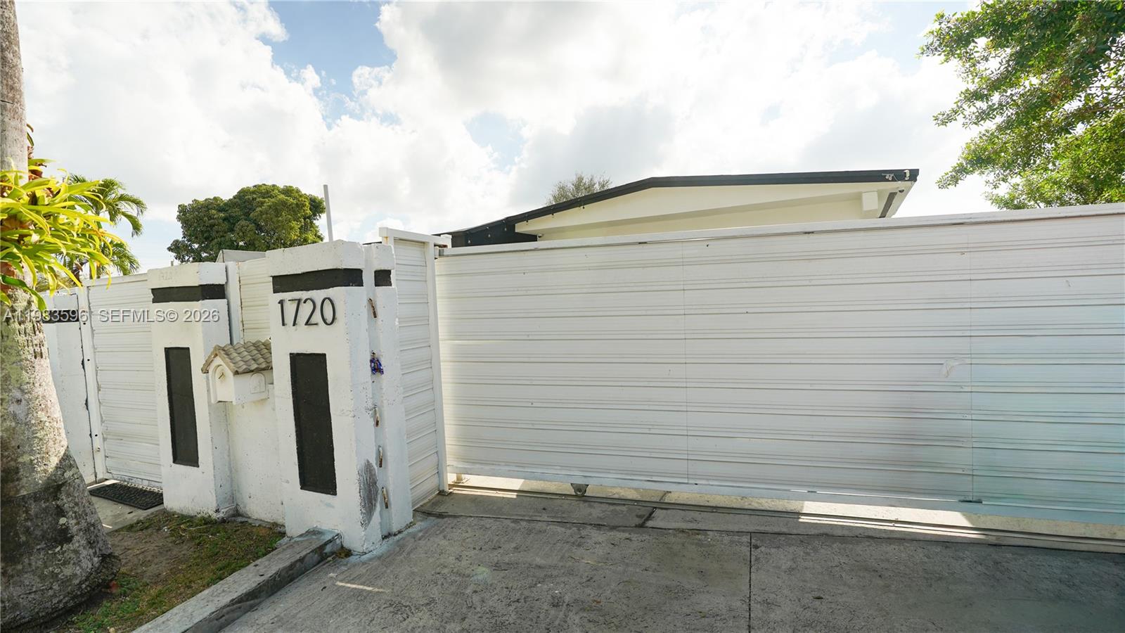 1720 NW 124th Ter Miami, FL 33167