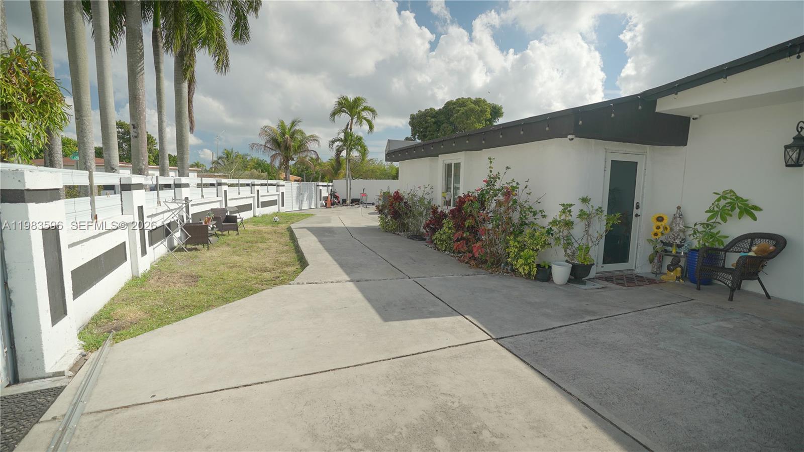 1720 NW 124th Ter Miami, FL 33167