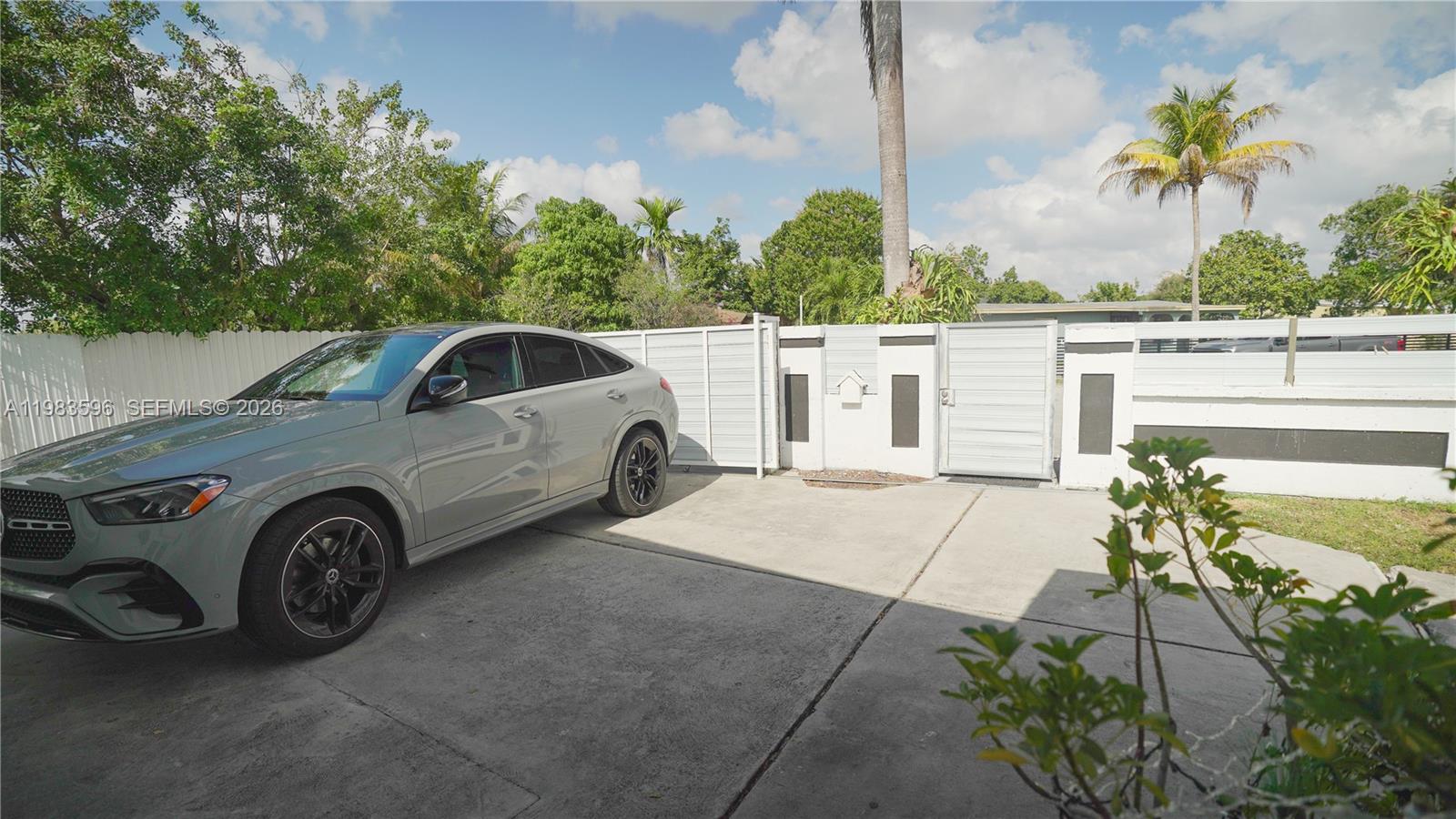 1720 NW 124th Ter Miami, FL 33167