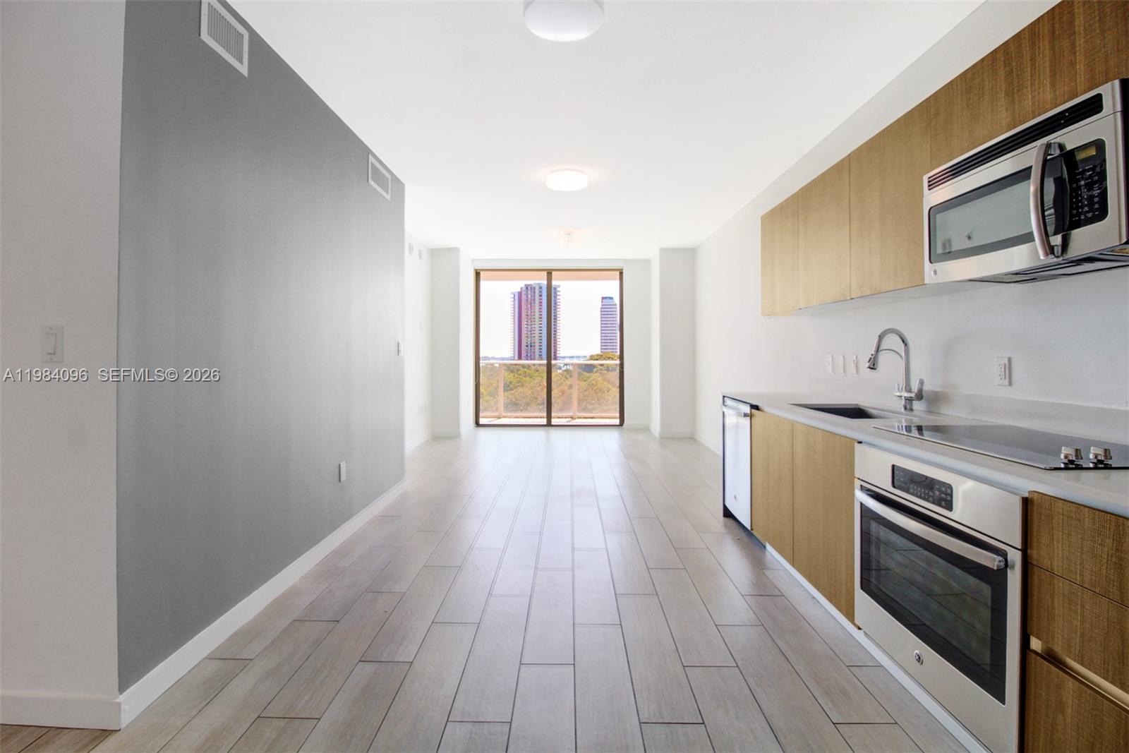 1600 SW 1st Ave #713 Miami, FL 33129