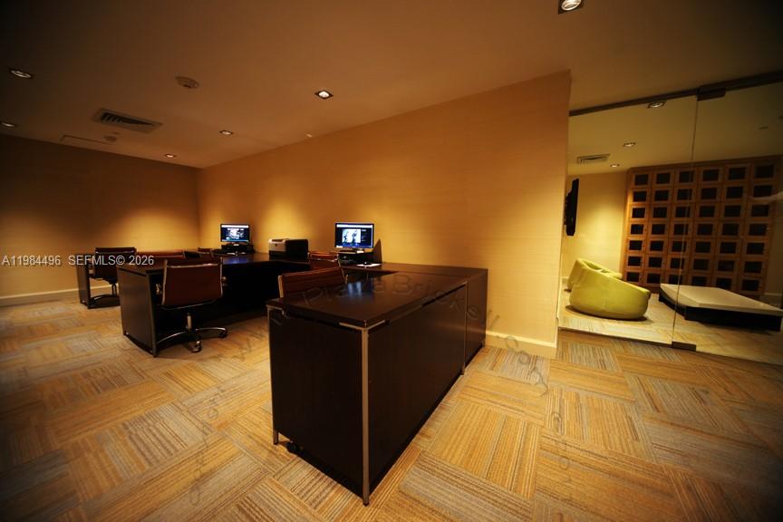 950 Brickell Bay Dr #4708 Miami, FL 33131