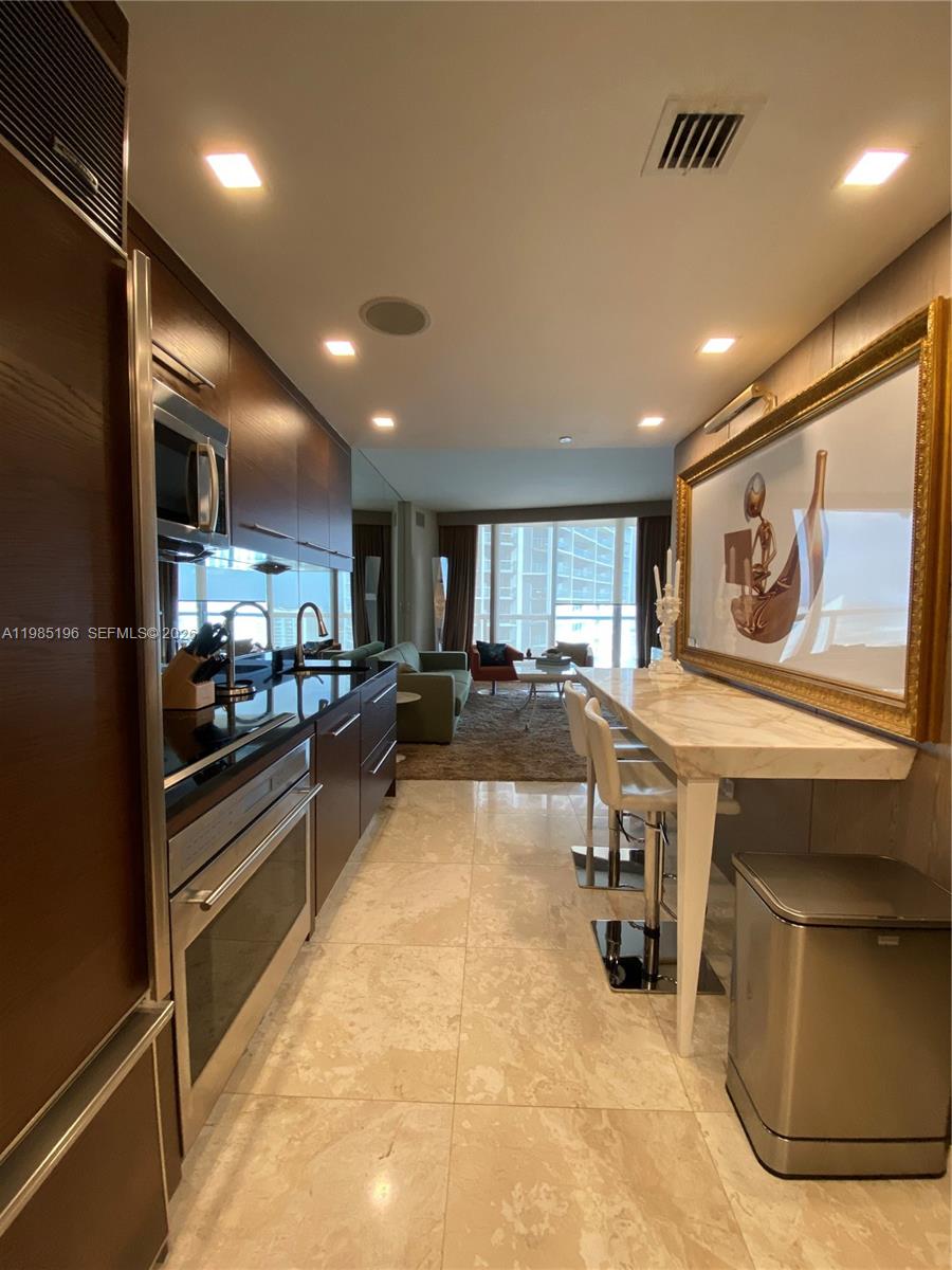 495 Brickell Ave #4608 Miami, FL 33131