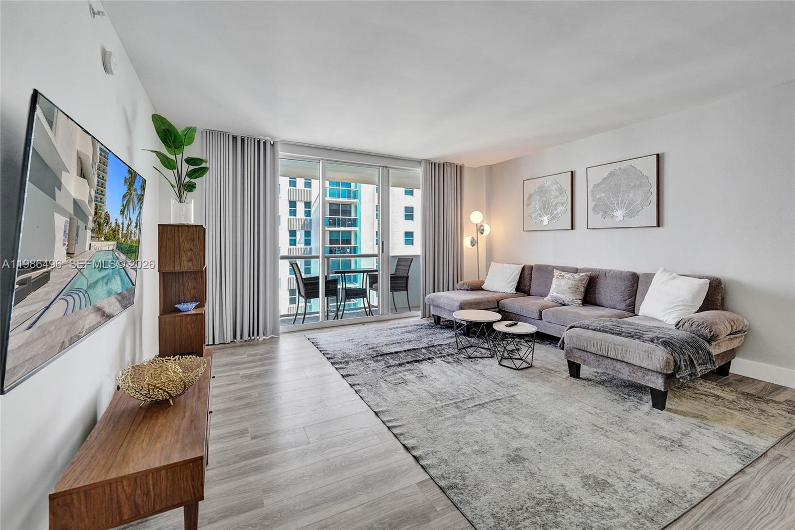 image Carlisle on the Ocean10