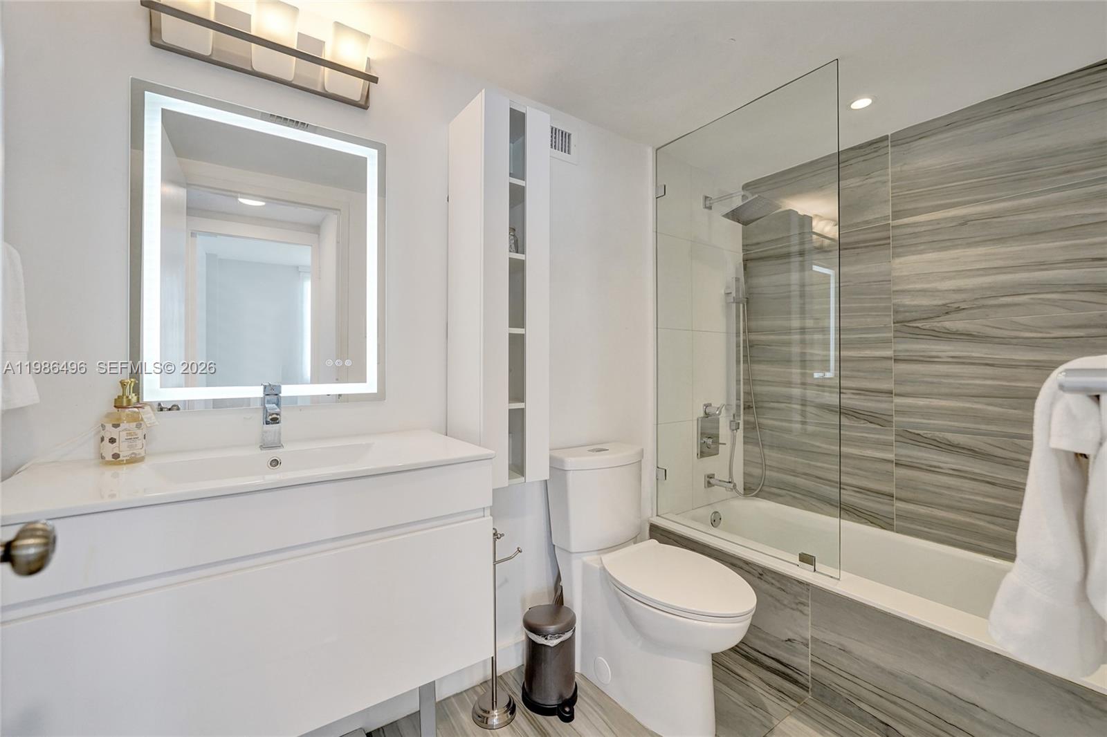 image Carlisle on the Ocean32