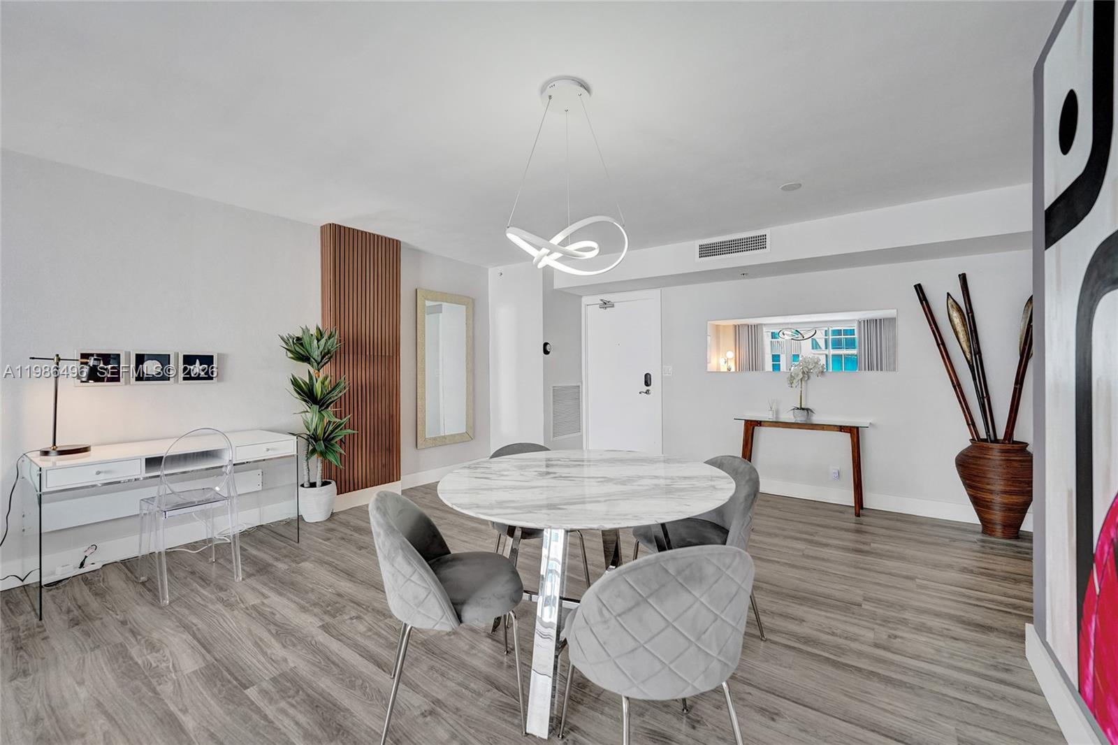 image Carlisle on the Ocean7