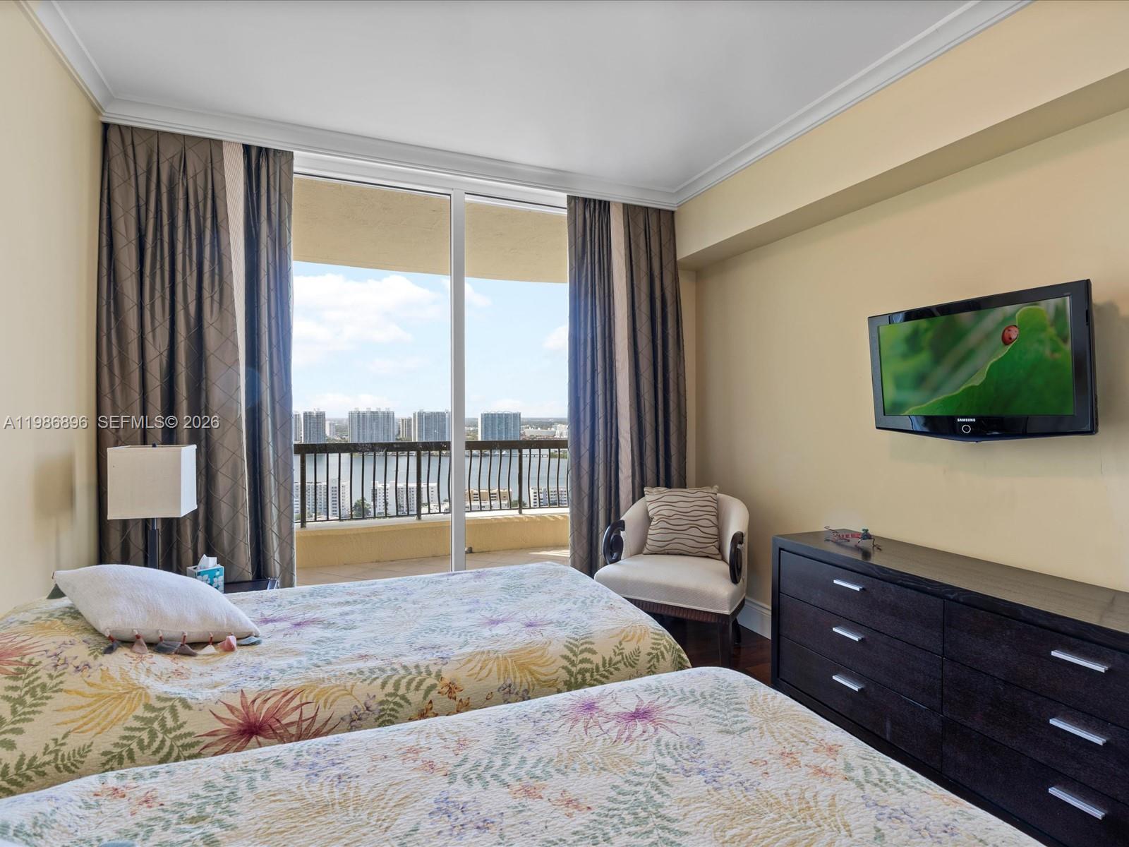 image Acqualina Residences28