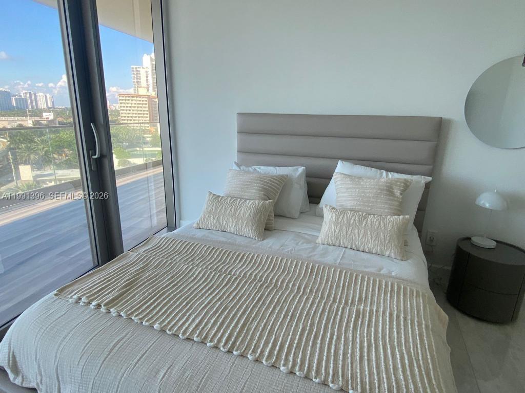 18975 Collins Ave #605 Sunny Isles Beach, FL 33160