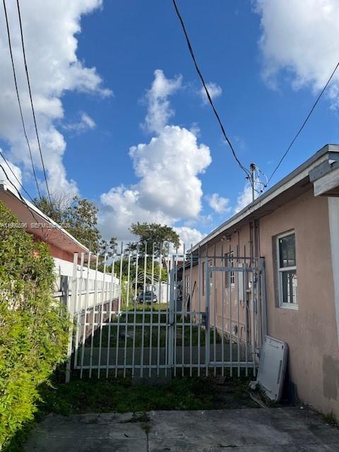 2845 SW 21st Ter Miami, FL 33145