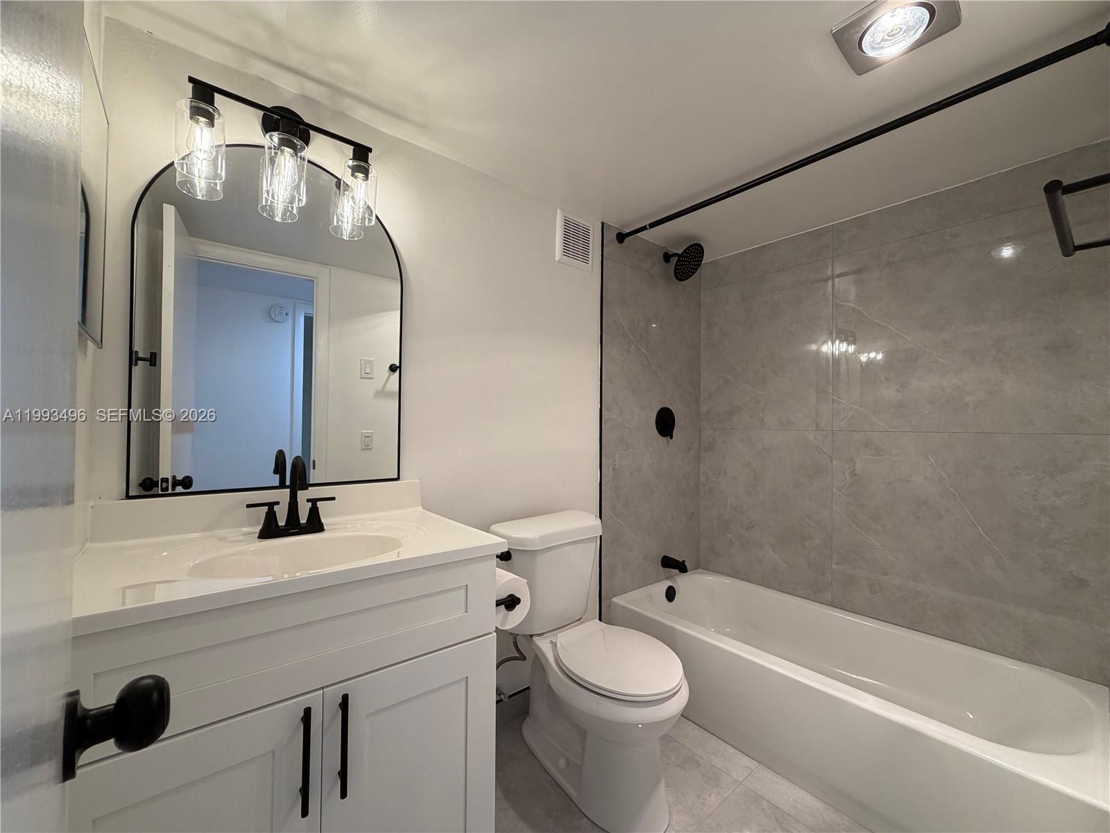 400 Commodore Dr #101 Plantation, FL 33325