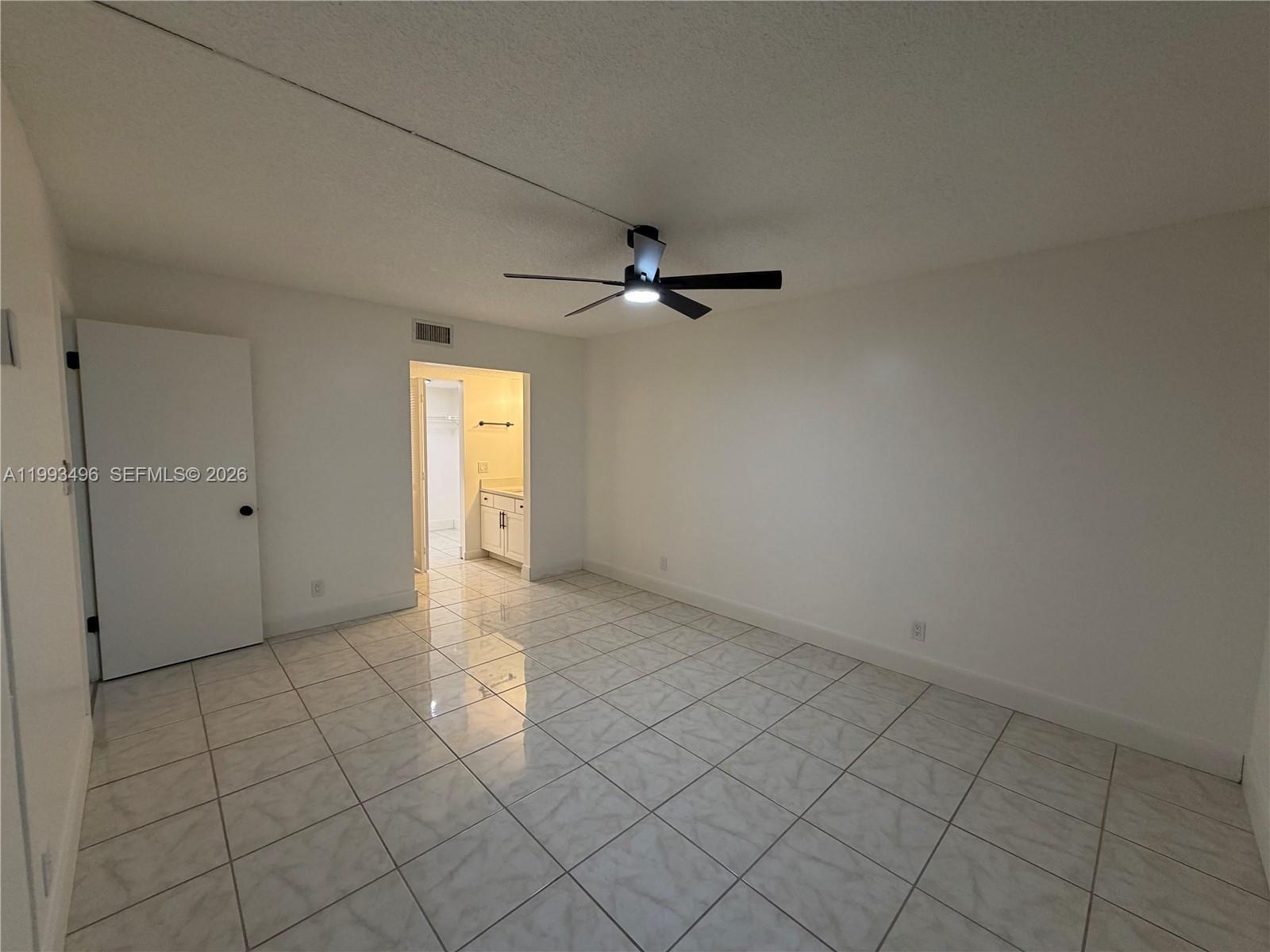 400 Commodore Dr #101 Plantation, FL 33325