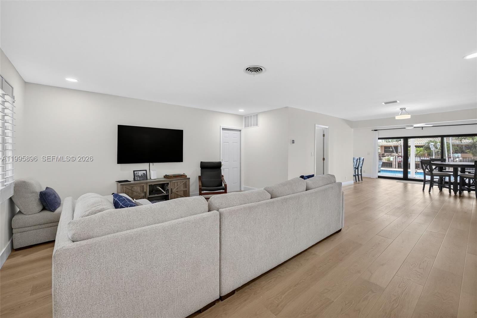 2481 SE 15th St Pompano Beach, FL 33062