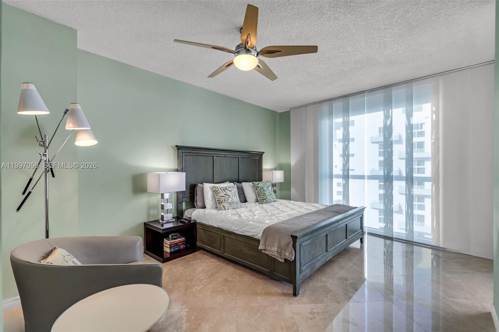 1500 Ocean Dr #PH-05 Miami Beach, FL 33139