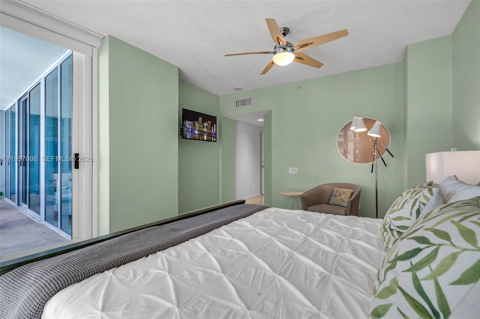 1500 Ocean Dr #PH-05 Miami Beach, FL 33139