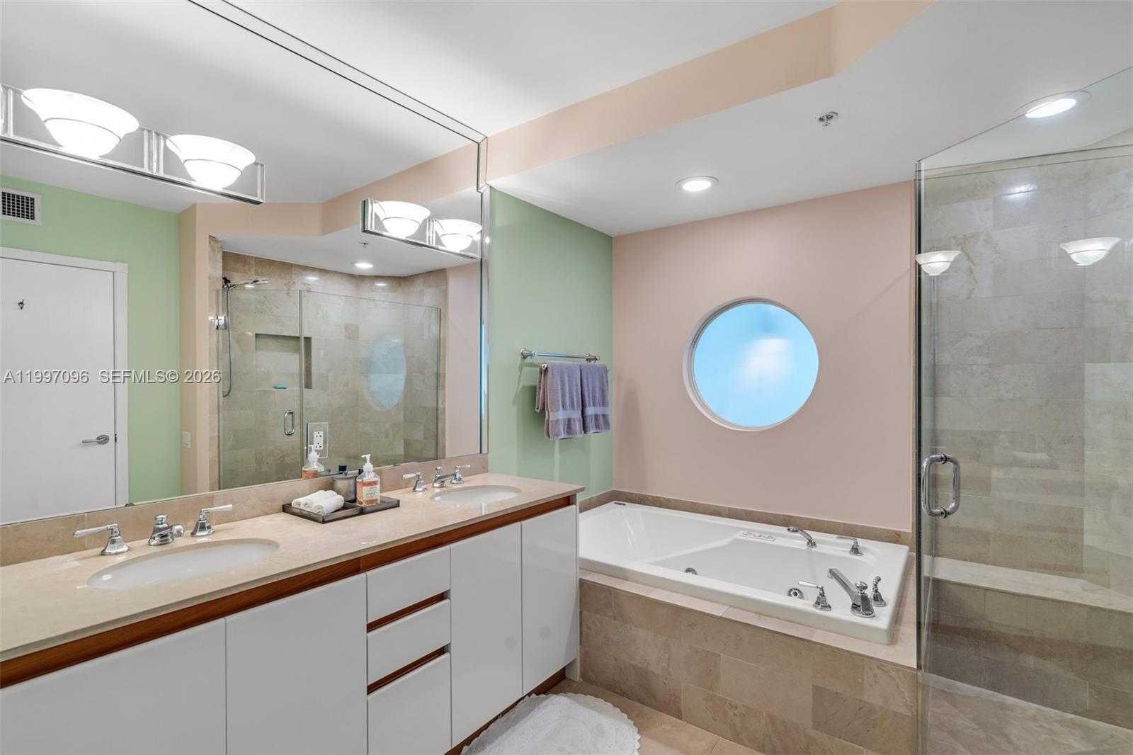 1500 Ocean Dr #PH-05 Miami Beach, FL 33139