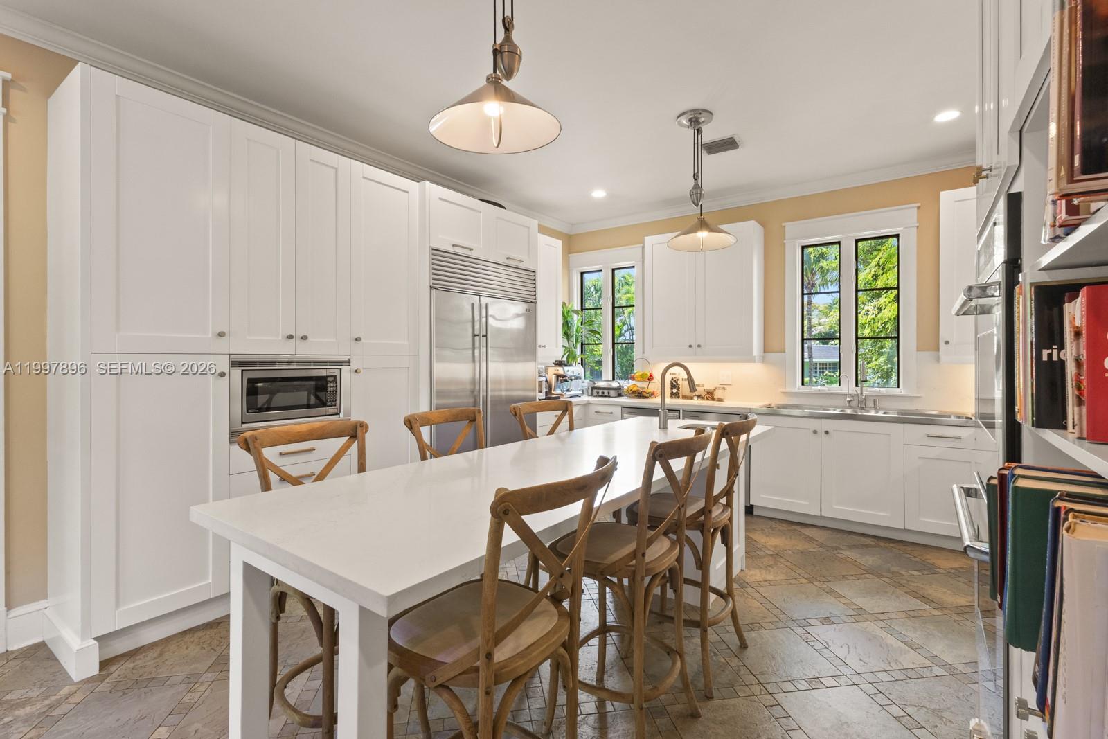 685 Harbor Ln Key Biscayne, FL 33149