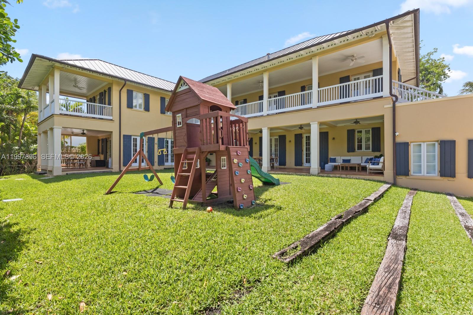 685 Harbor Ln Key Biscayne, FL 33149