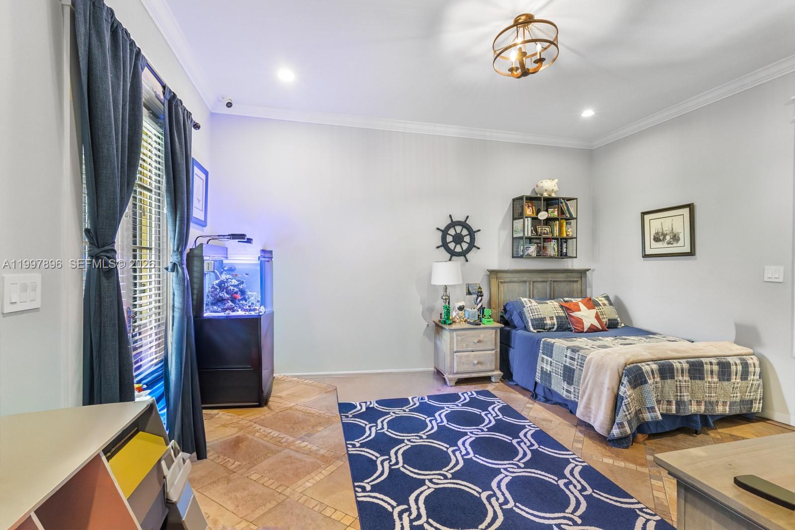 685 Harbor Ln Key Biscayne, FL 33149