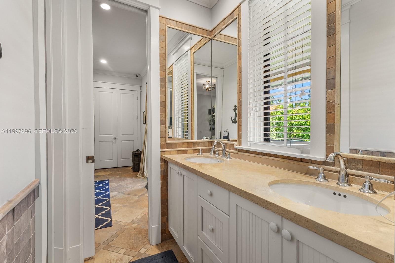 685 Harbor Ln Key Biscayne, FL 33149