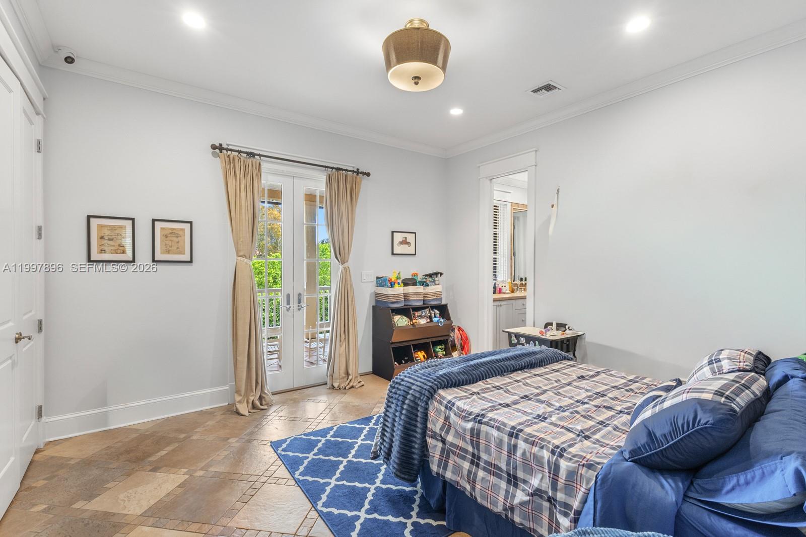 685 Harbor Ln Key Biscayne, FL 33149