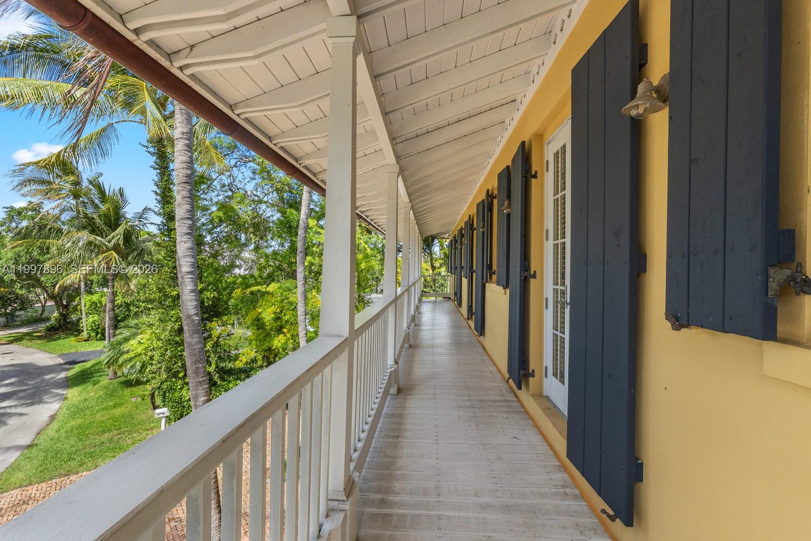 685 Harbor Ln Key Biscayne, FL 33149