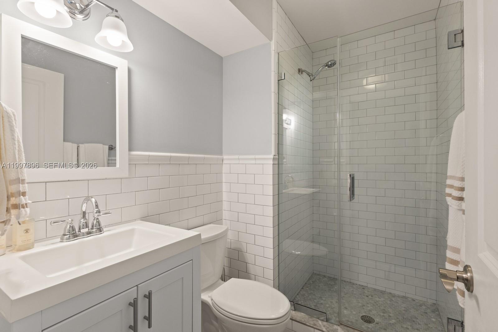 685 Harbor Ln Key Biscayne, FL 33149