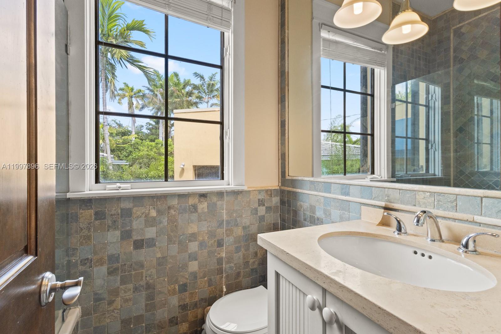 685 Harbor Ln Key Biscayne, FL 33149