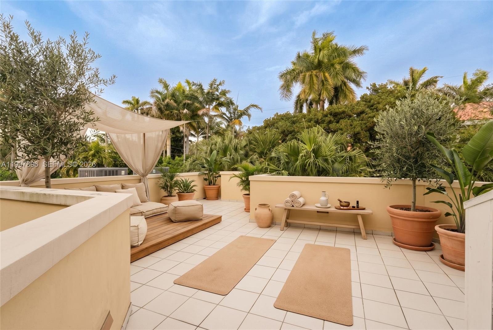 685 Harbor Ln Key Biscayne, FL 33149