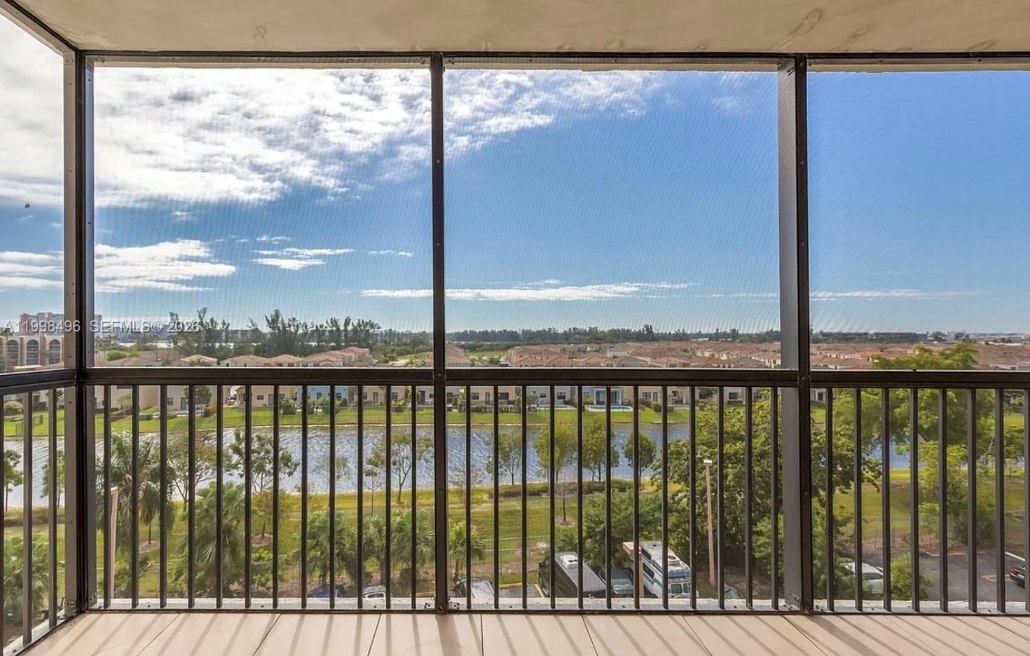 900 NE 195th St #610