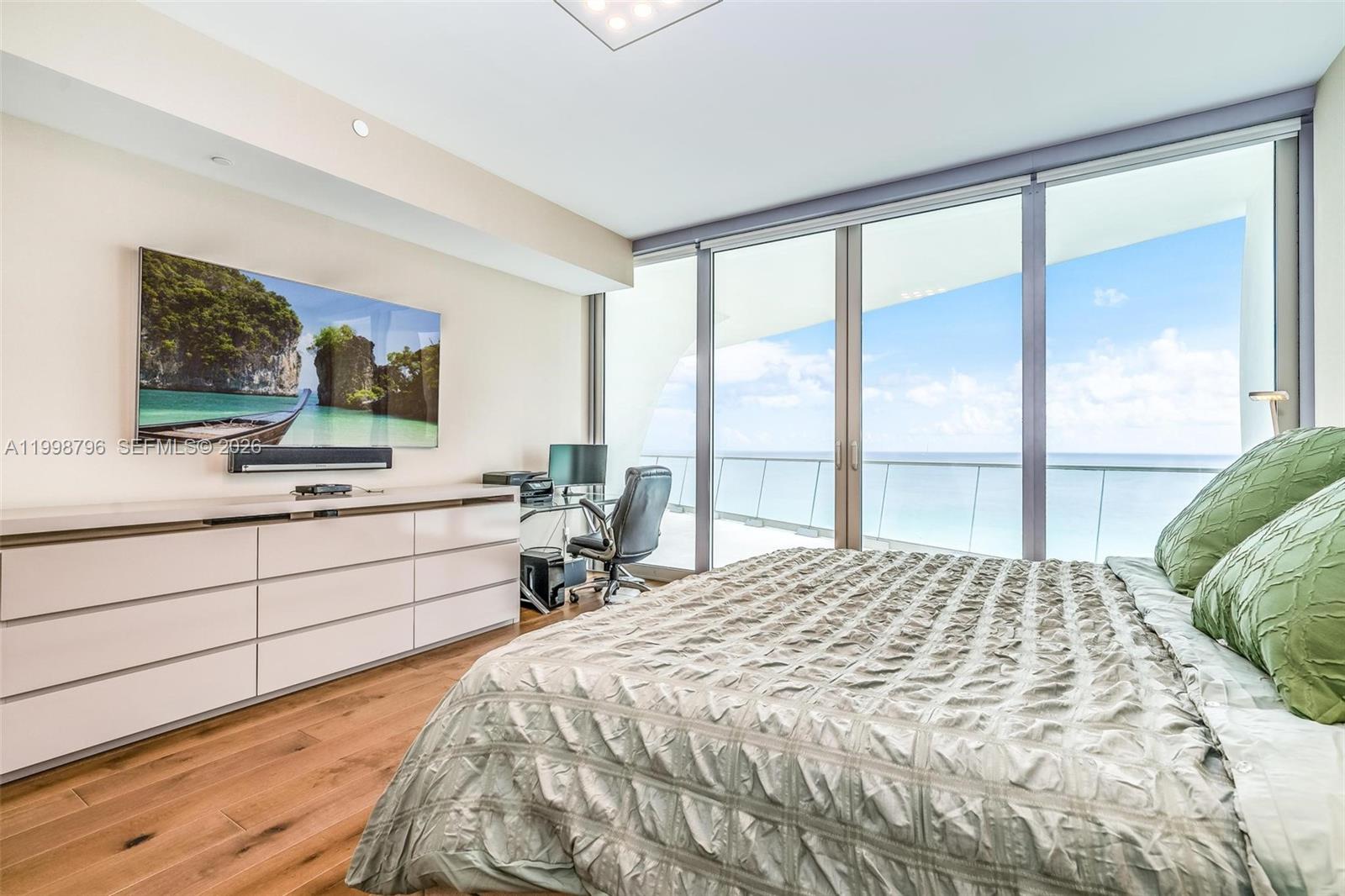 16901 Collins Ave #903 Sunny Isles Beach, FL 33160