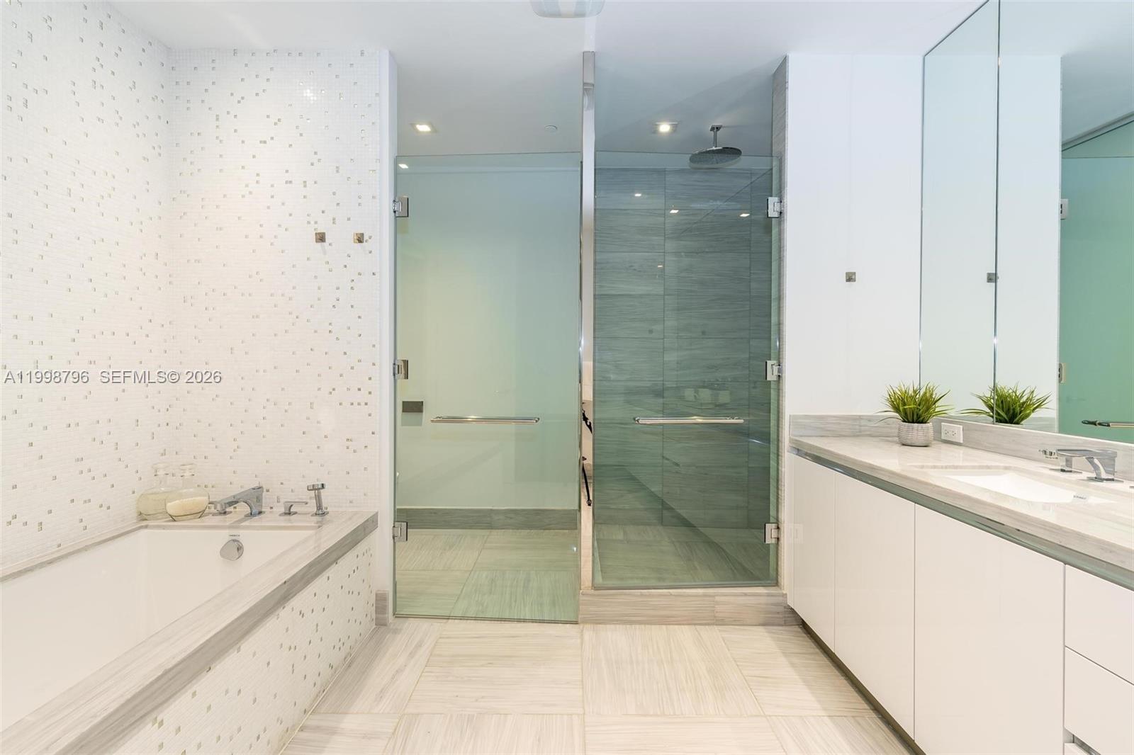 16901 Collins Ave #903 Sunny Isles Beach, FL 33160