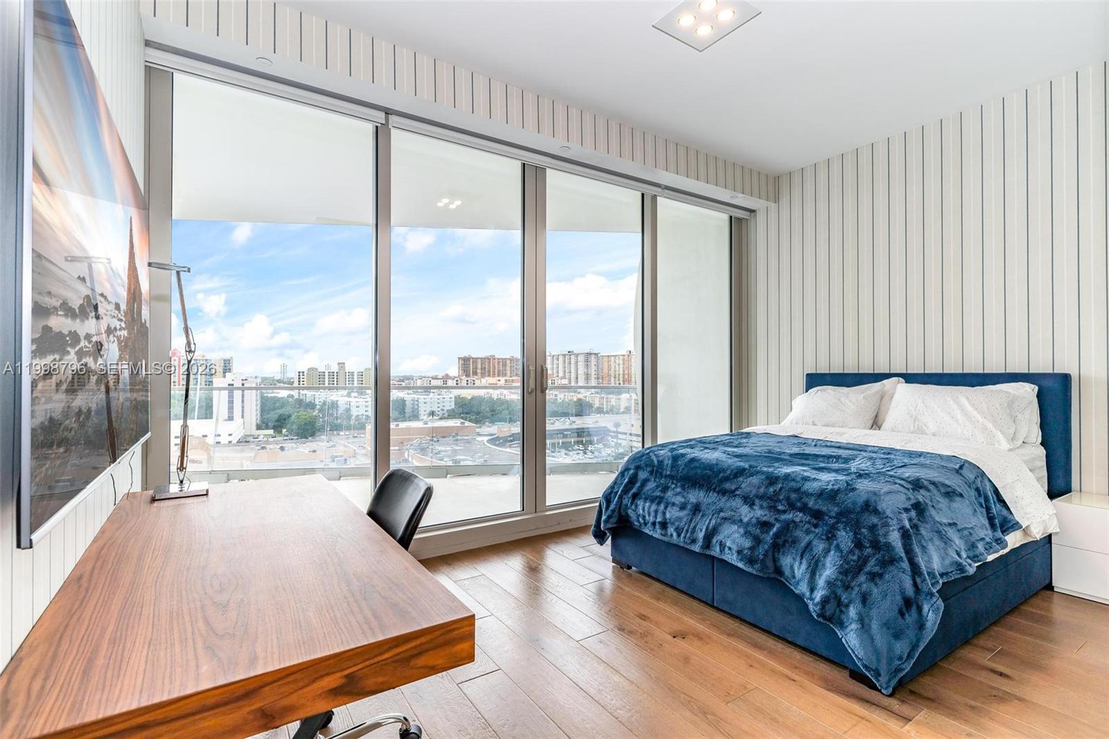 16901 Collins Ave #903 Sunny Isles Beach, FL 33160