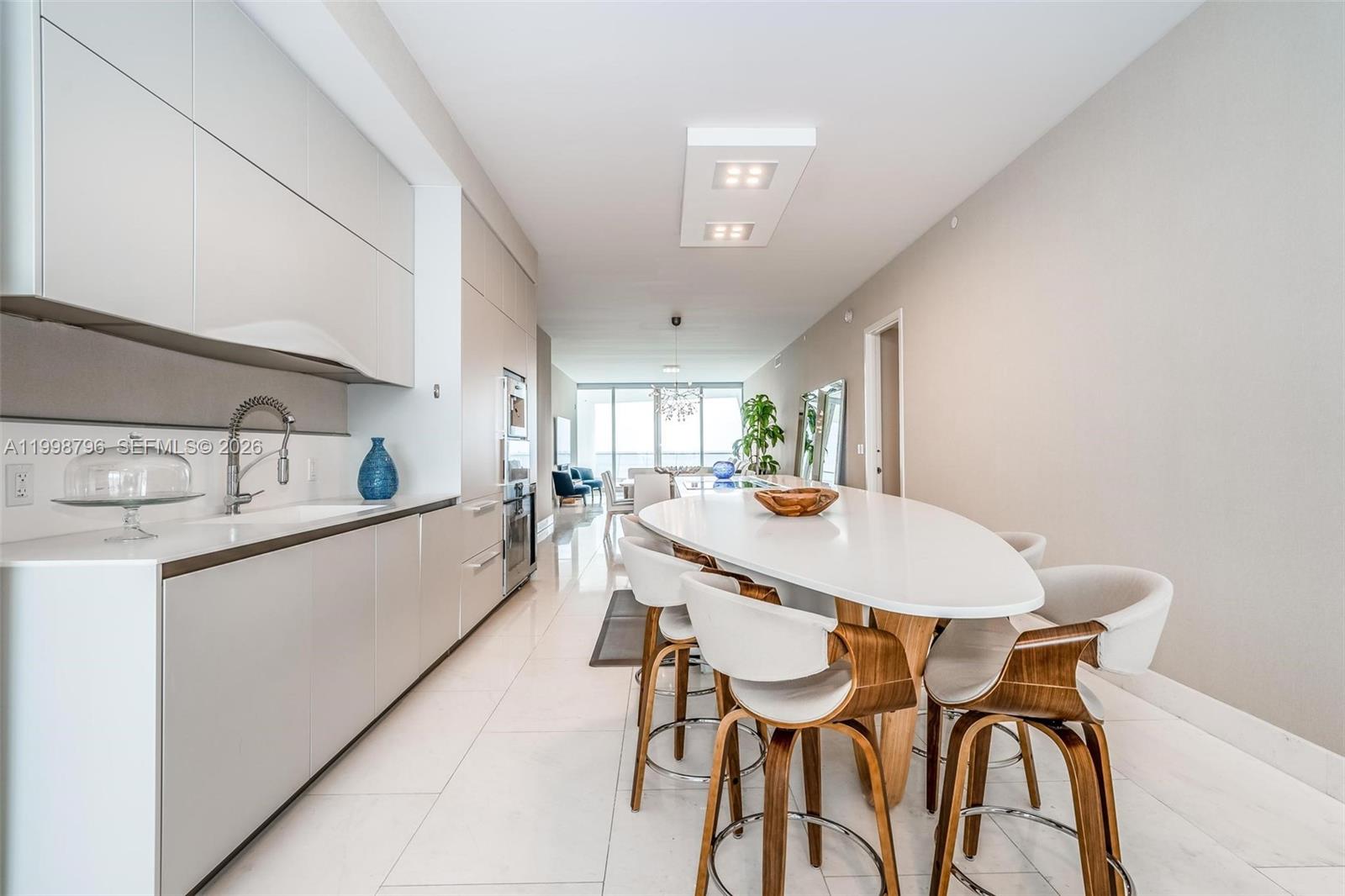 16901 Collins Ave #903 Sunny Isles Beach, FL 33160