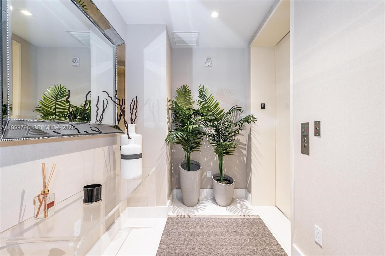 16901 Collins Ave #903 Sunny Isles Beach, FL 33160