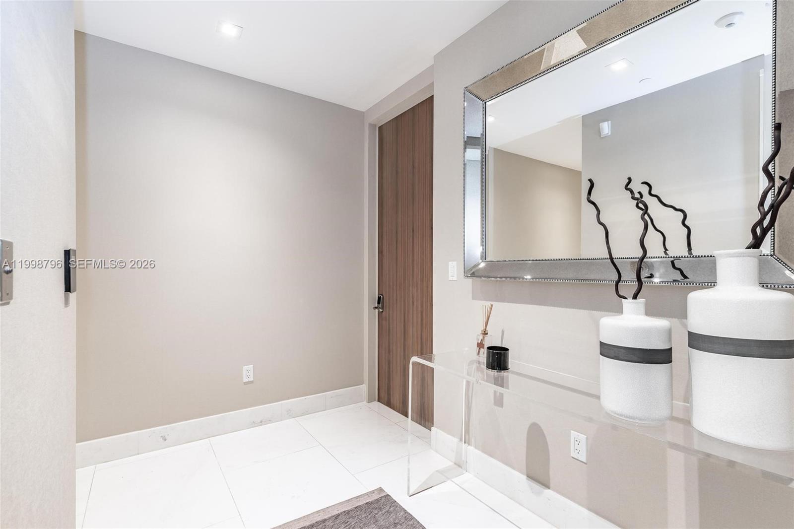 16901 Collins Ave #903 Sunny Isles Beach, FL 33160