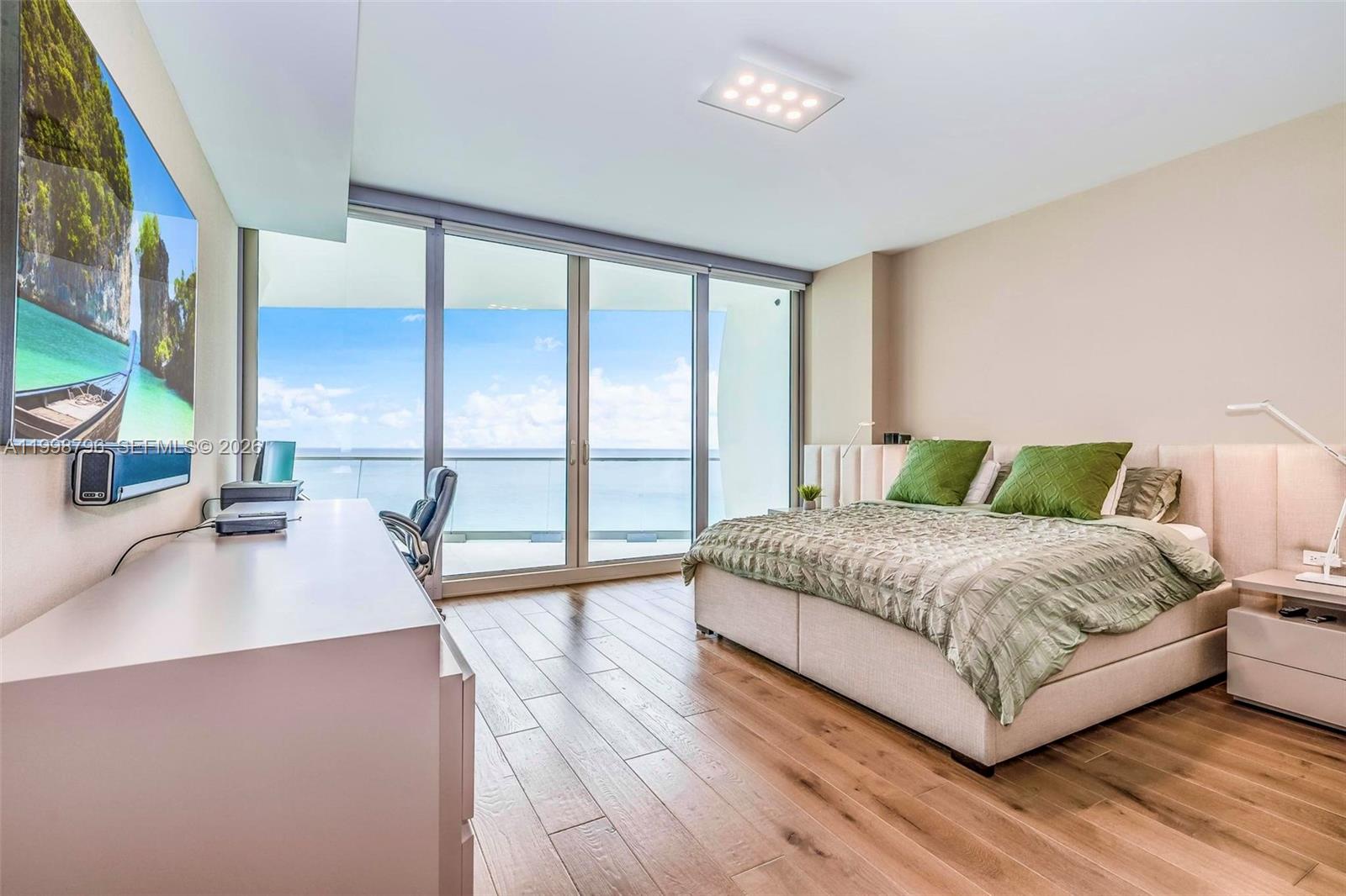 16901 Collins Ave #903 Sunny Isles Beach, FL 33160