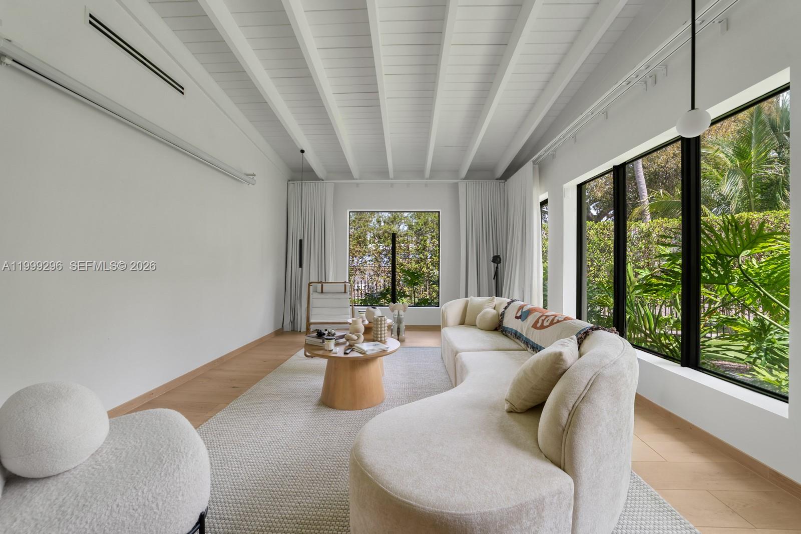 70 Samana Dr Miami, FL 33133