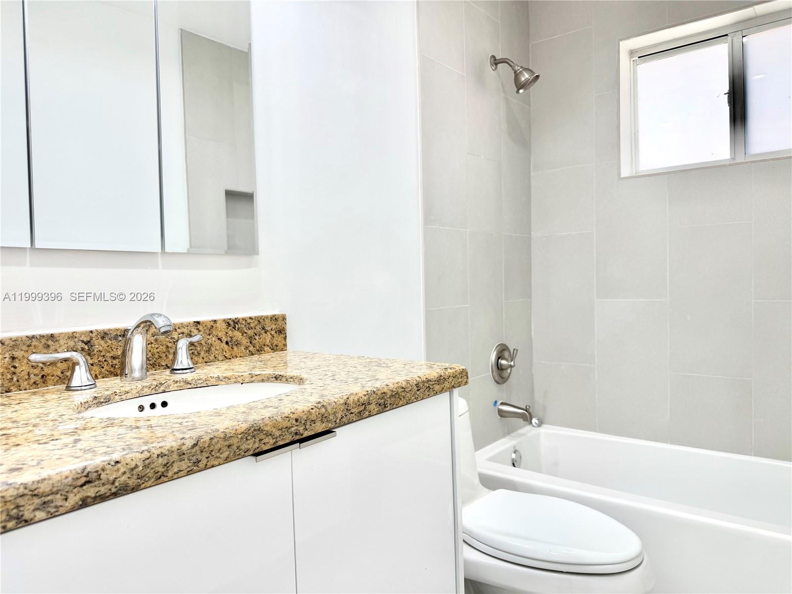 3250 SW 72th Ct Miami, FL 33155