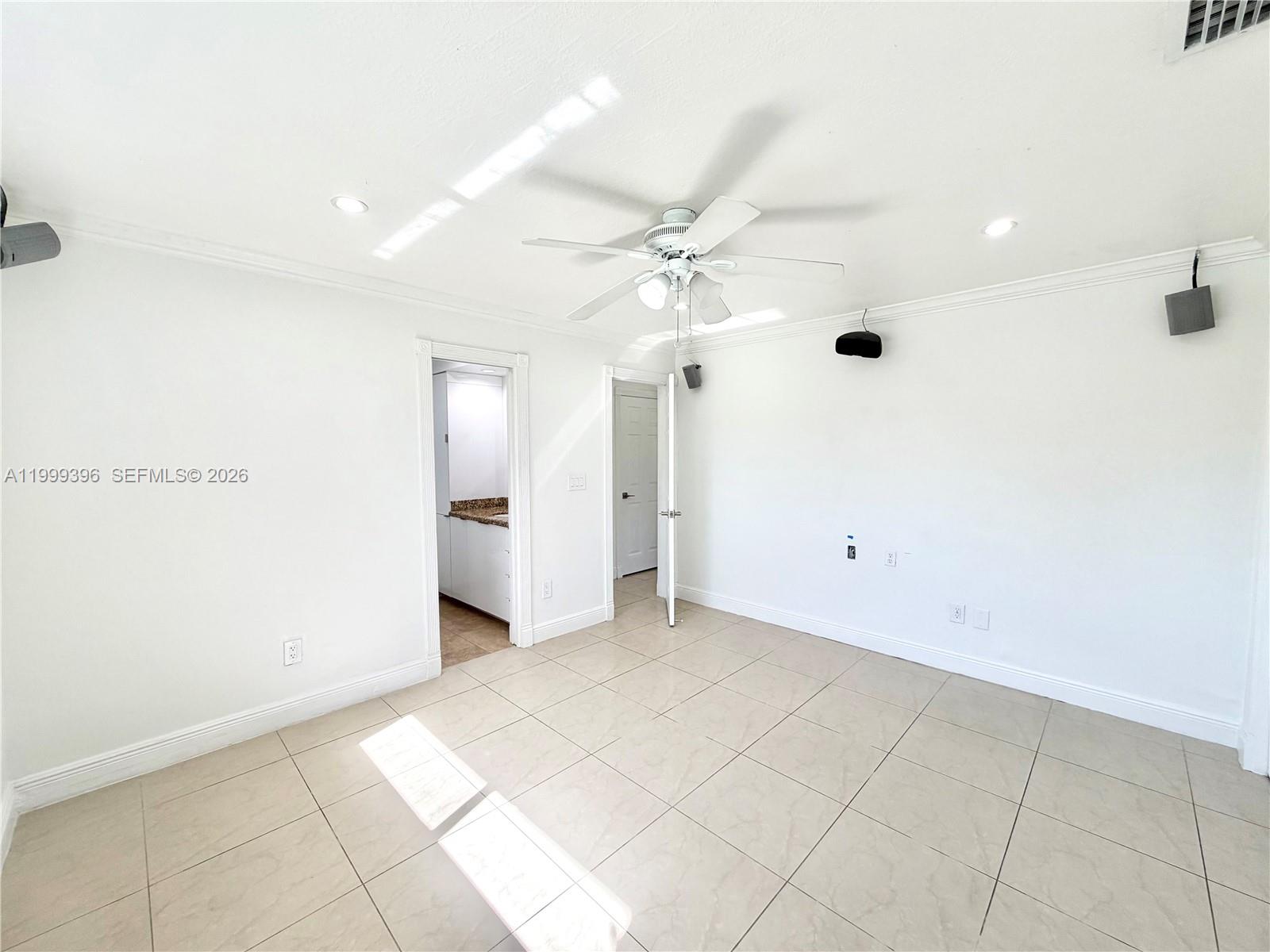 3250 SW 72th Ct Miami, FL 33155