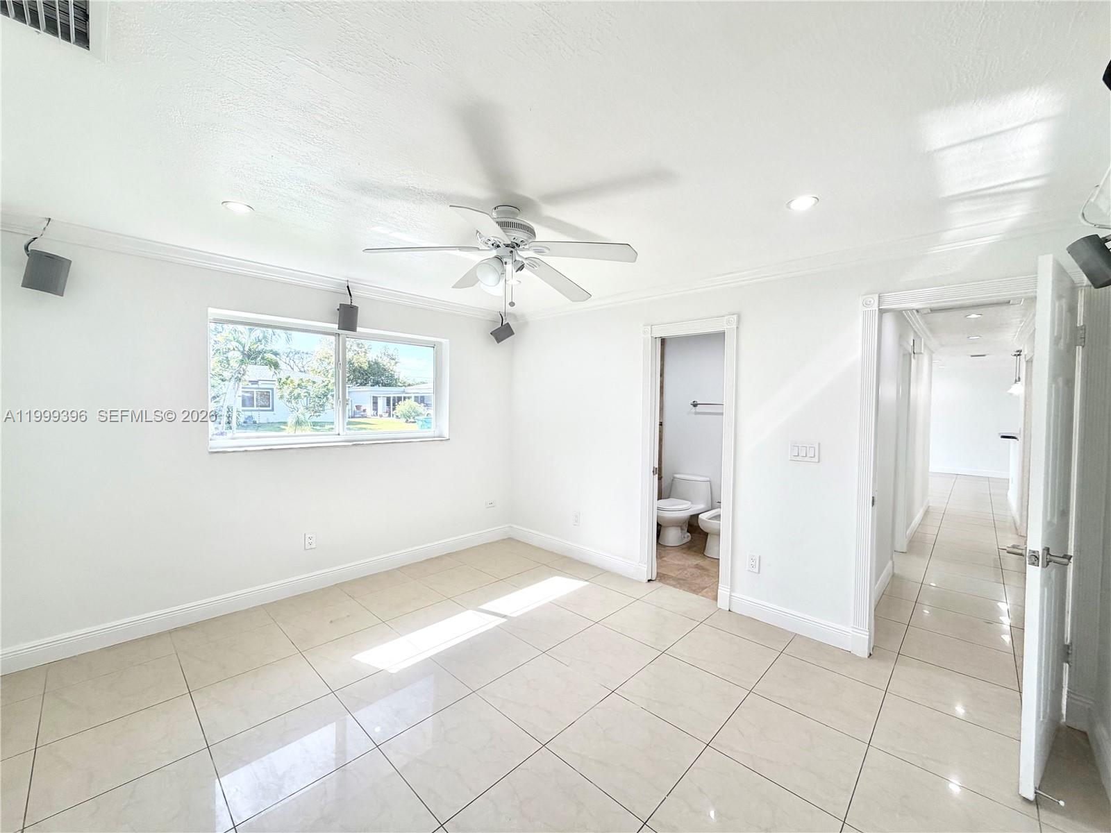 3250 SW 72th Ct Miami, FL 33155