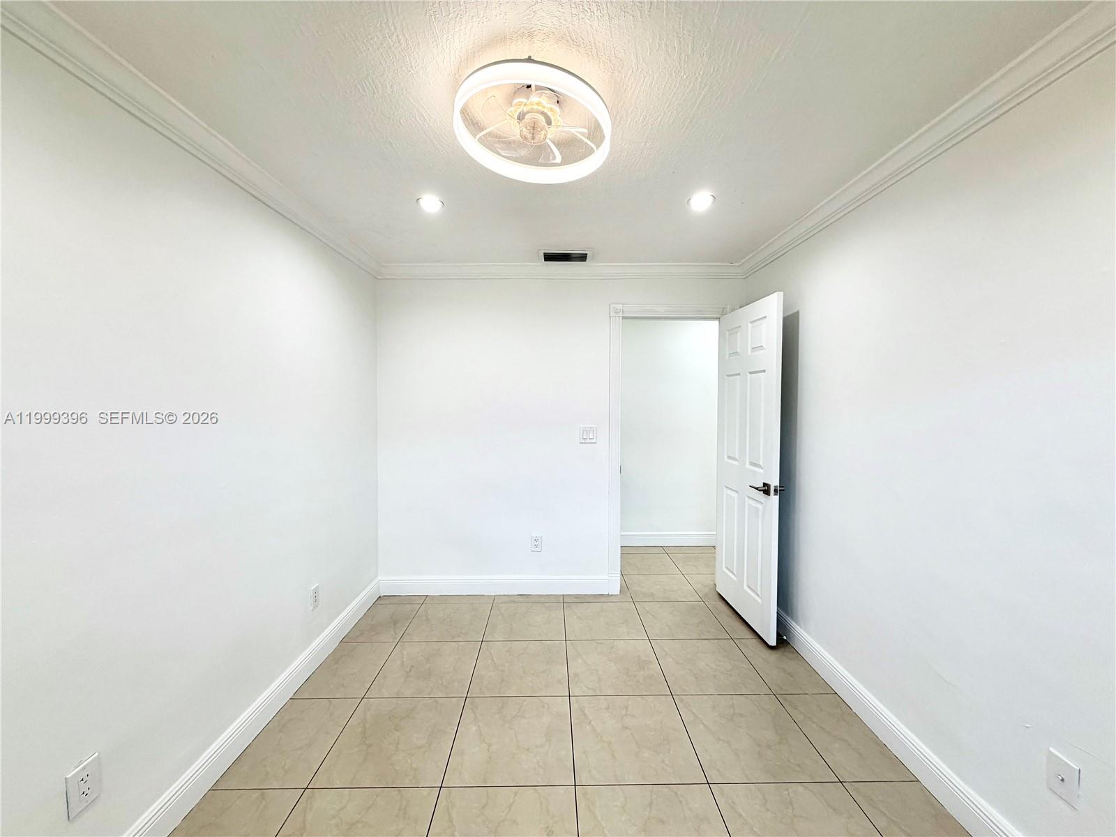 3250 SW 72th Ct Miami, FL 33155