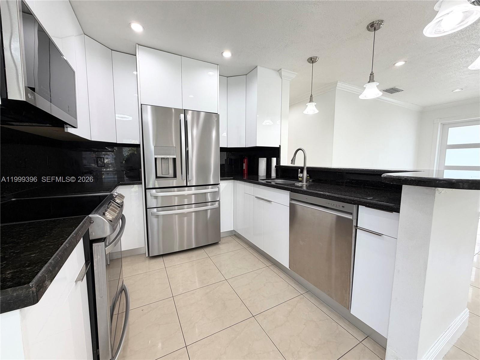 3250 SW 72th Ct Miami, FL 33155