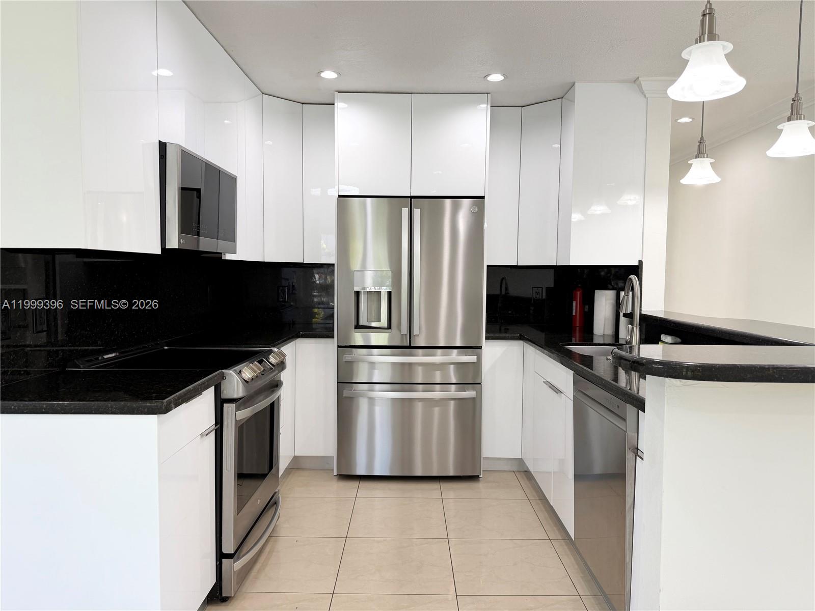 3250 SW 72th Ct Miami, FL 33155