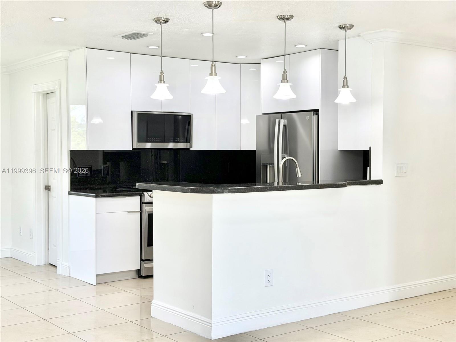 3250 SW 72th Ct Miami, FL 33155